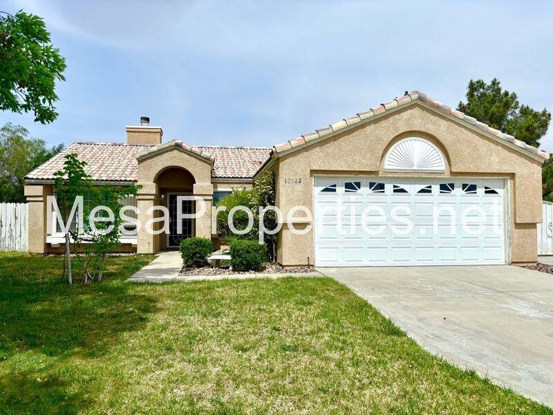 12982 Haverford Ct - Photo 3 of 26