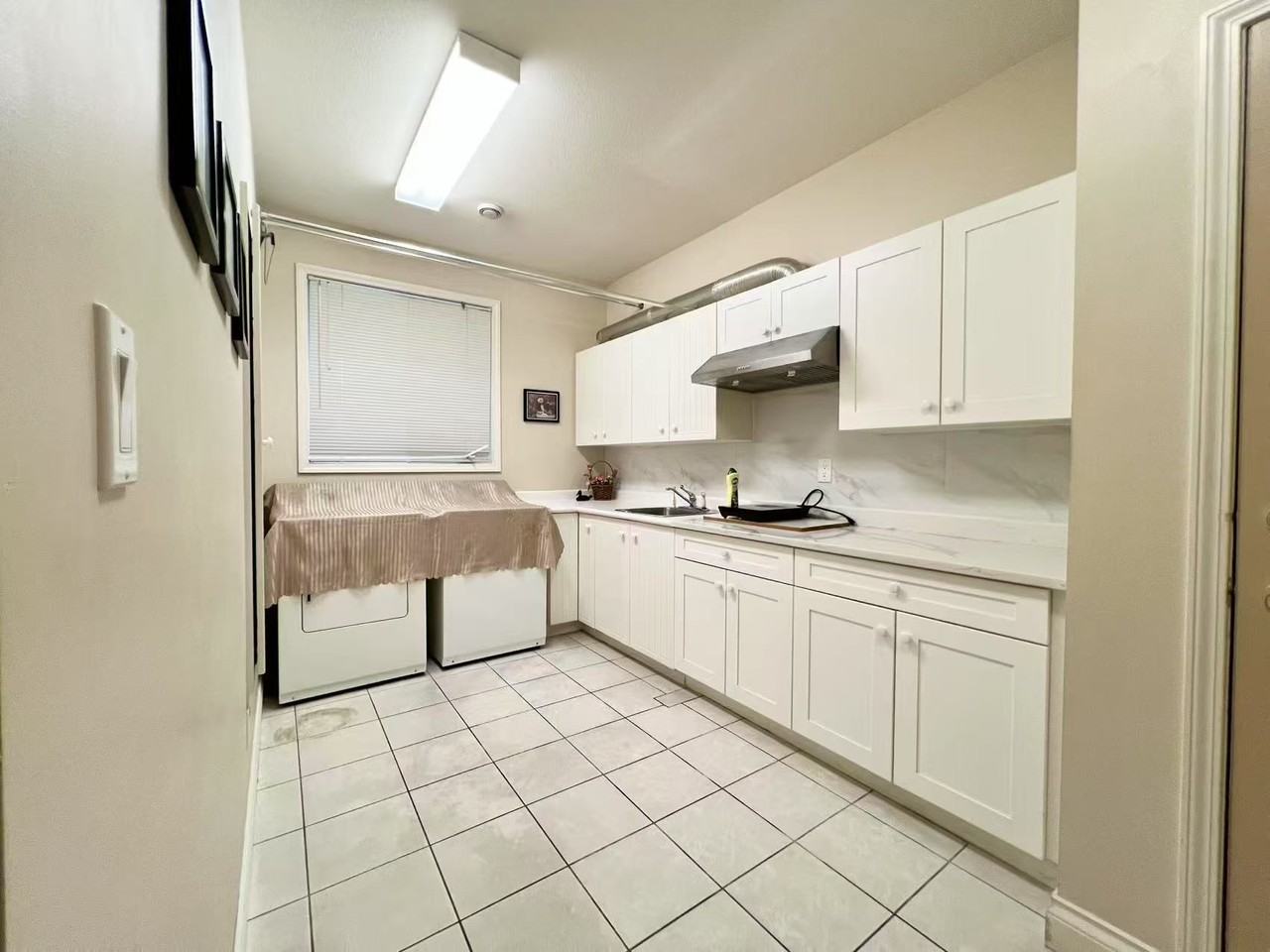 7591 Tweedsmuir Avenue #x - Photo 6 of 8