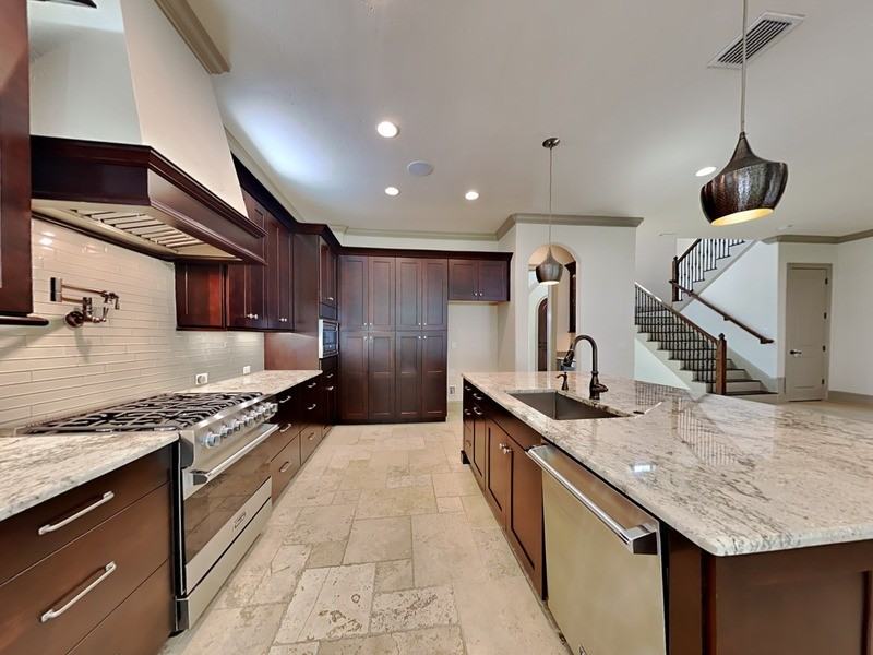 1240 Poinsettia Ave - Photo 4 of 36