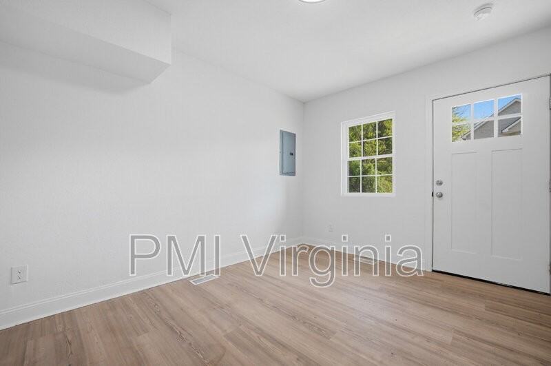 307 N 4th St - Photo 3 of 31