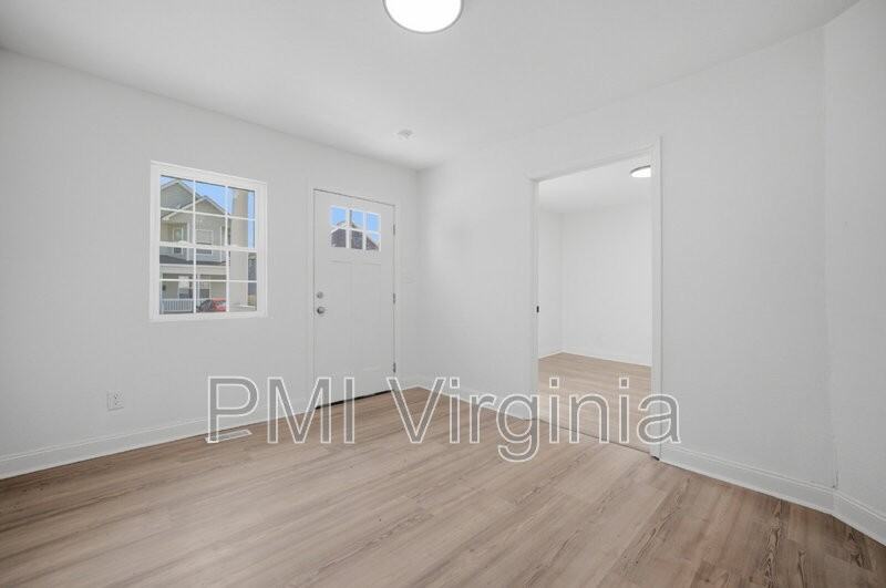 307 N 4th St - Photo 4 of 31