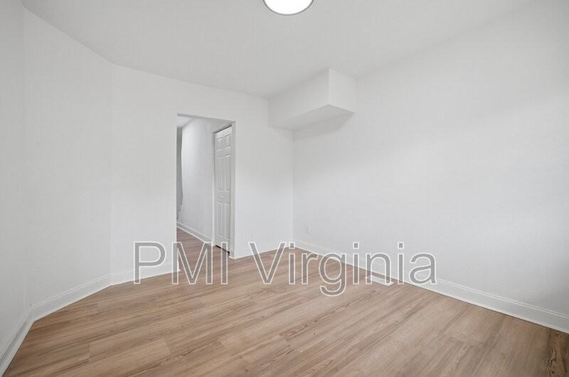 307 N 4th St - Photo 5 of 31