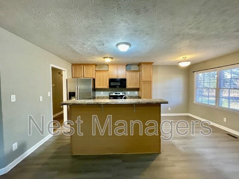 6928 Bostick Dr - Photo 7 of 18