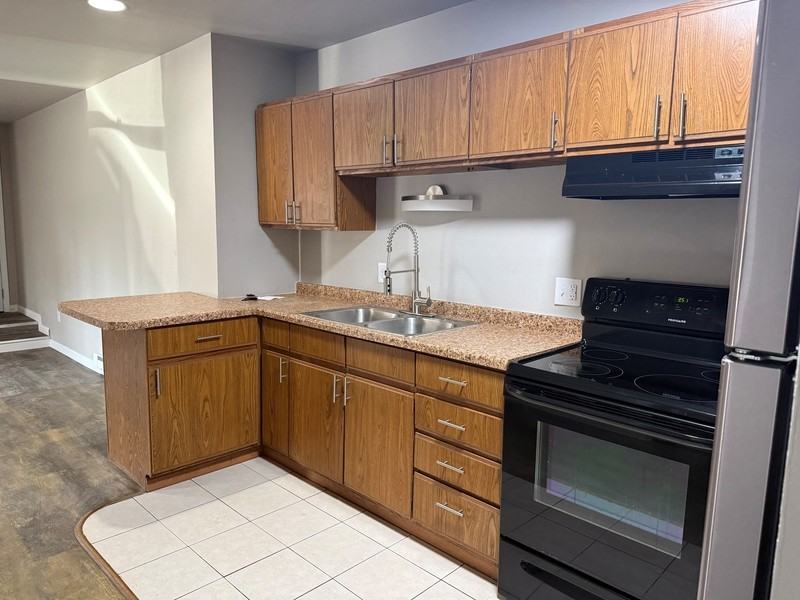 825 Wisconsin St - Photo 6 of 22