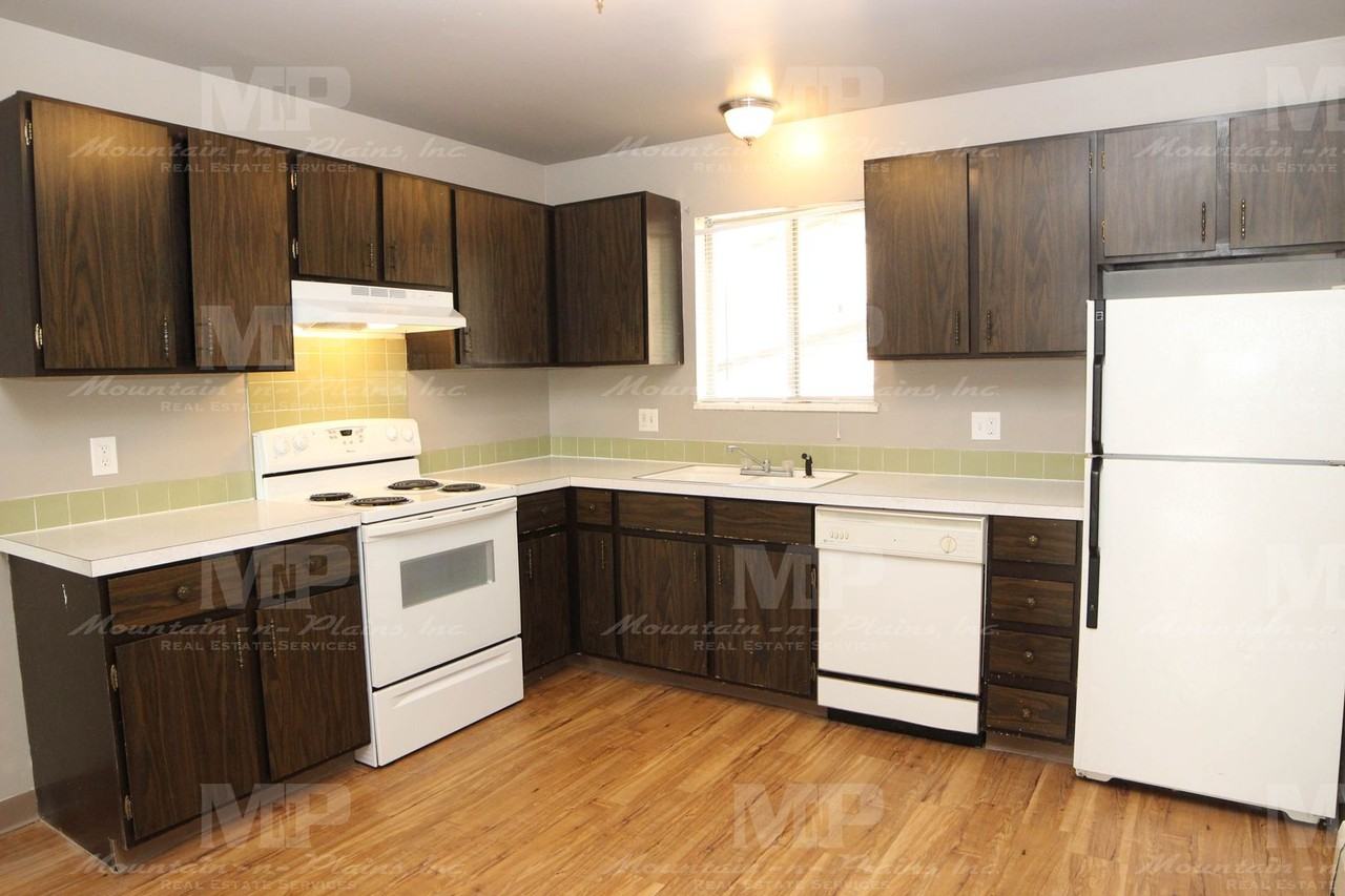 2909 Sumac St #A - Photo 3 of 9