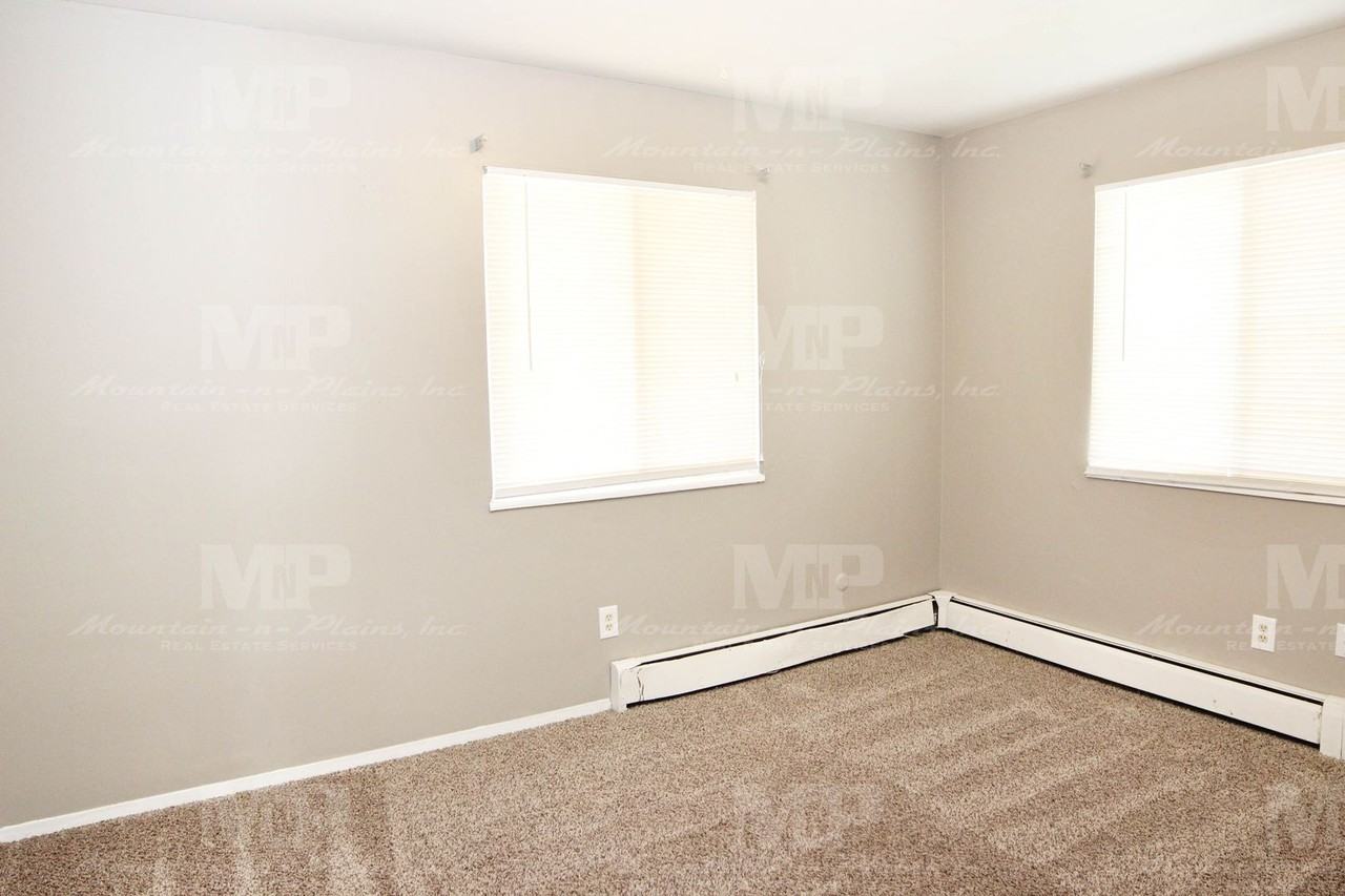 2909 Sumac St #A - Photo 7 of 9