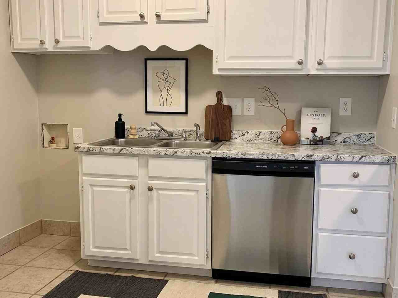 1434 Marcia Rd - Photo 3 of 10