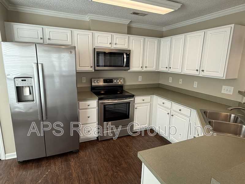 130 Shallowford Reserve Dr #101 - Photo 3 of 8