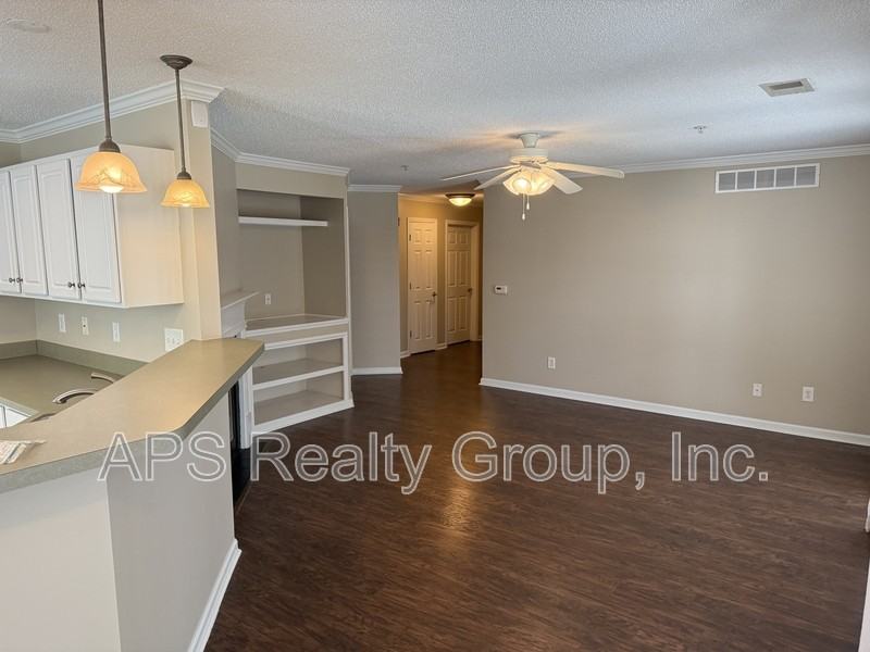 130 Shallowford Reserve Dr #101 - Photo 5 of 8