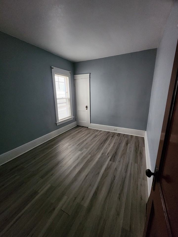 711-713 W 21st St 1st Fl #711 - Photo 5 of 8