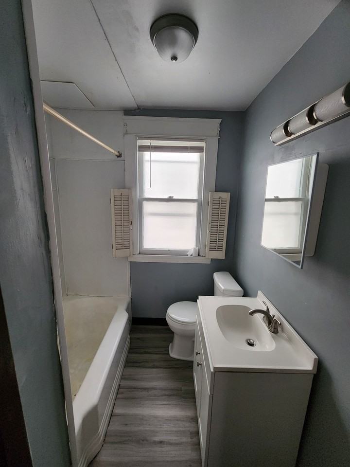 711-713 W 21st St 1st Fl #711 - Photo 7 of 8