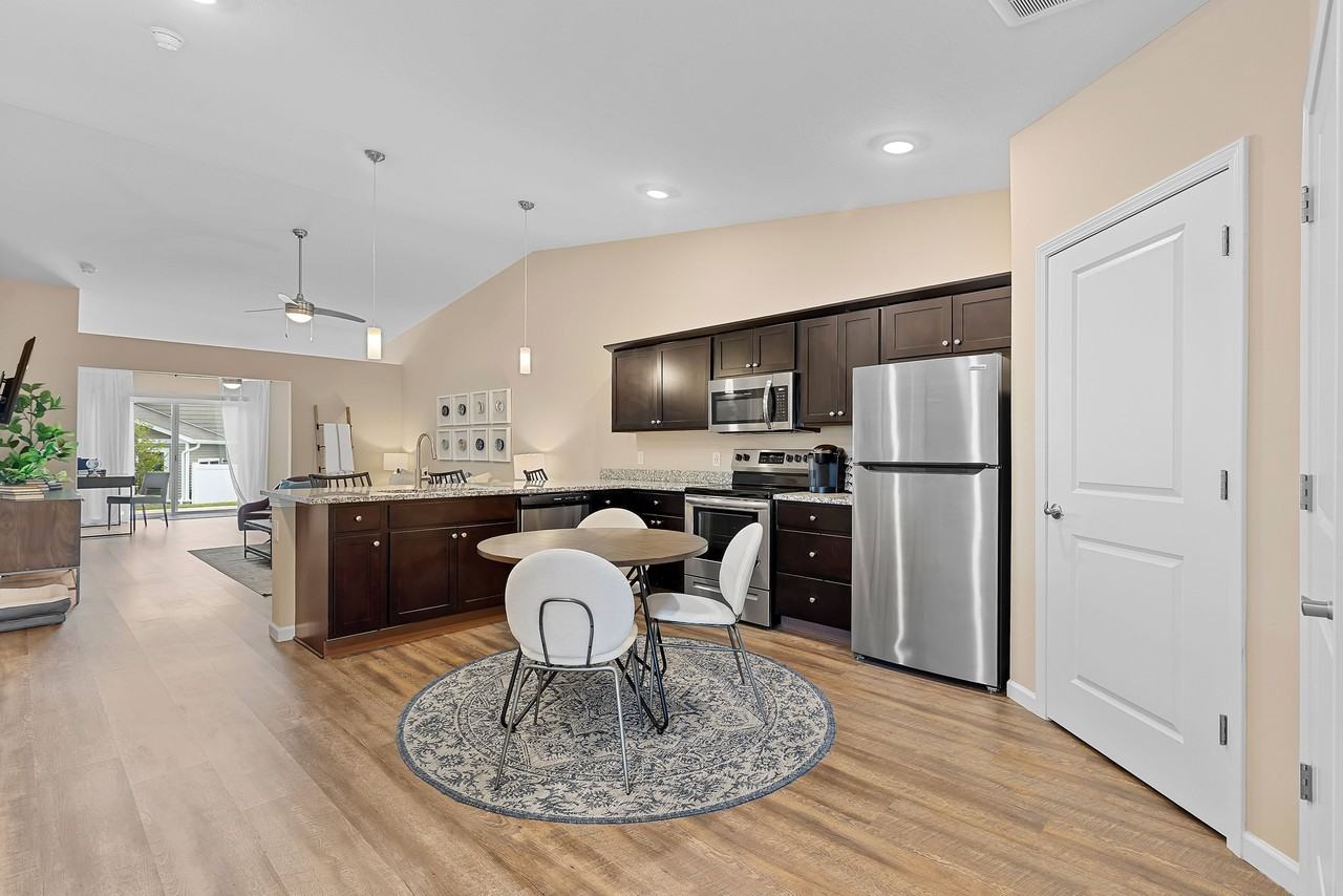 Redwood South Lebanon - Photo 5 of 19