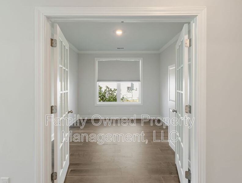 208 Shortmarsh St - Photo 5 of 47