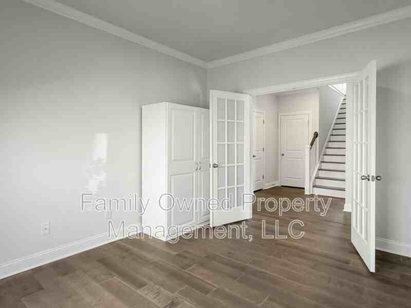 208 Shortmarsh St - Photo 6 of 47