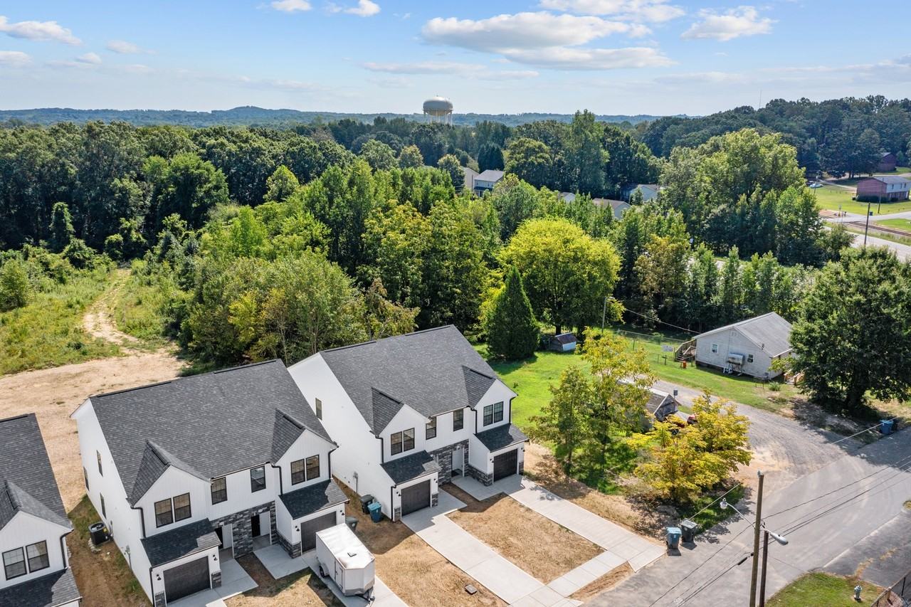 808 Crown Point Dr #1 - Photo 7 of 38