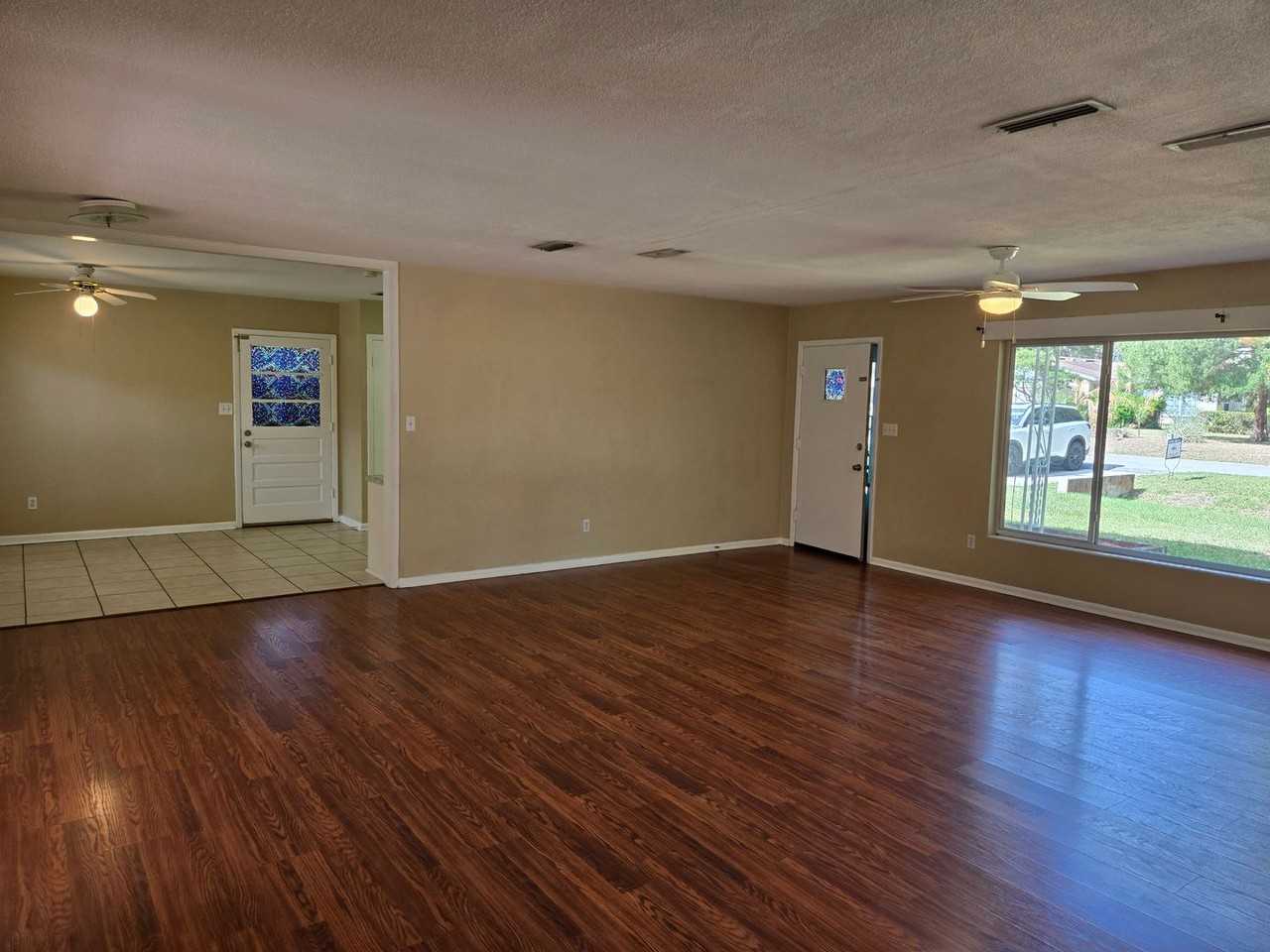 2201 Nw 36th Dr - Photo 4 of 30