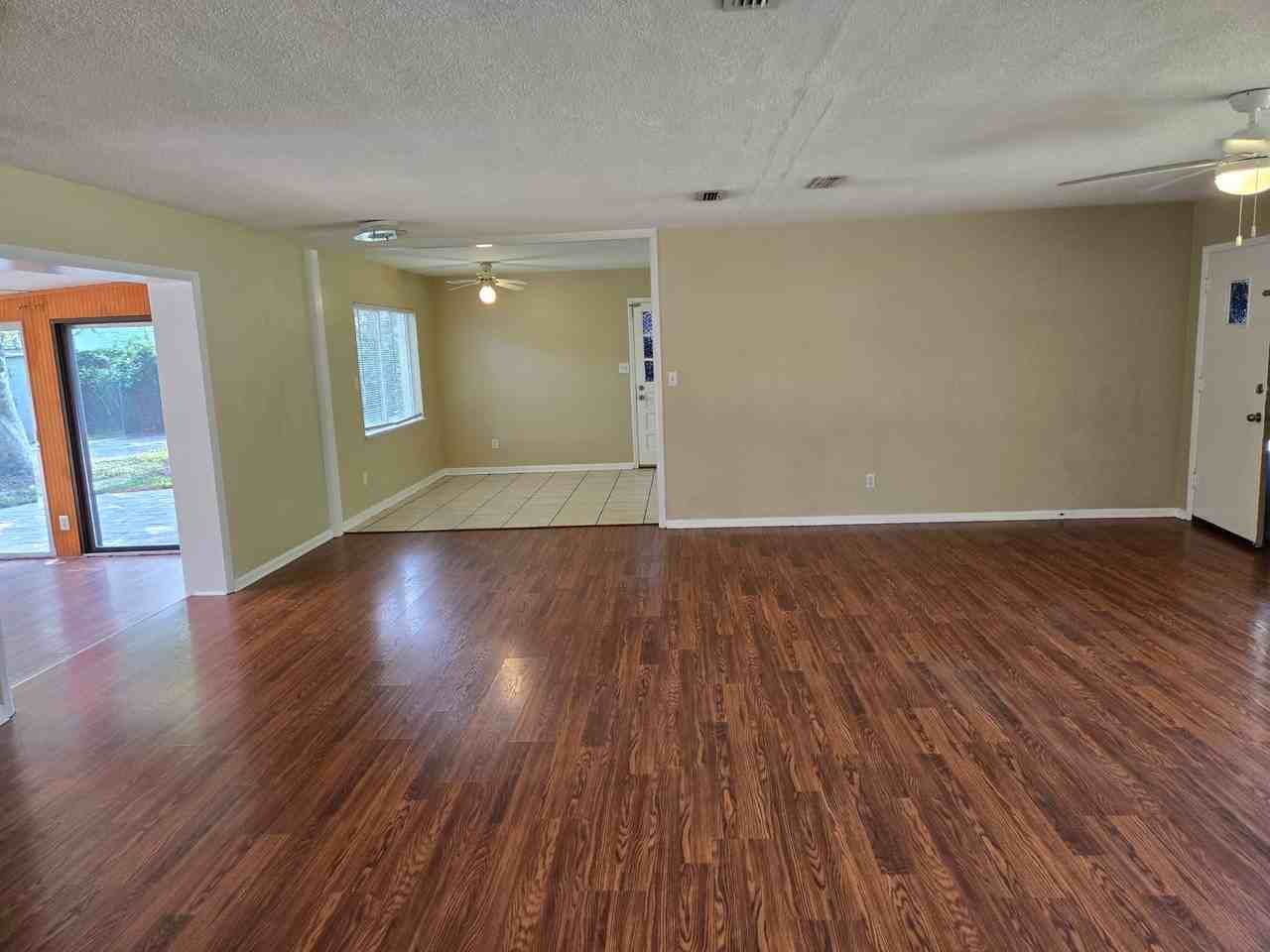 2201 Nw 36th Dr - Photo 5 of 30