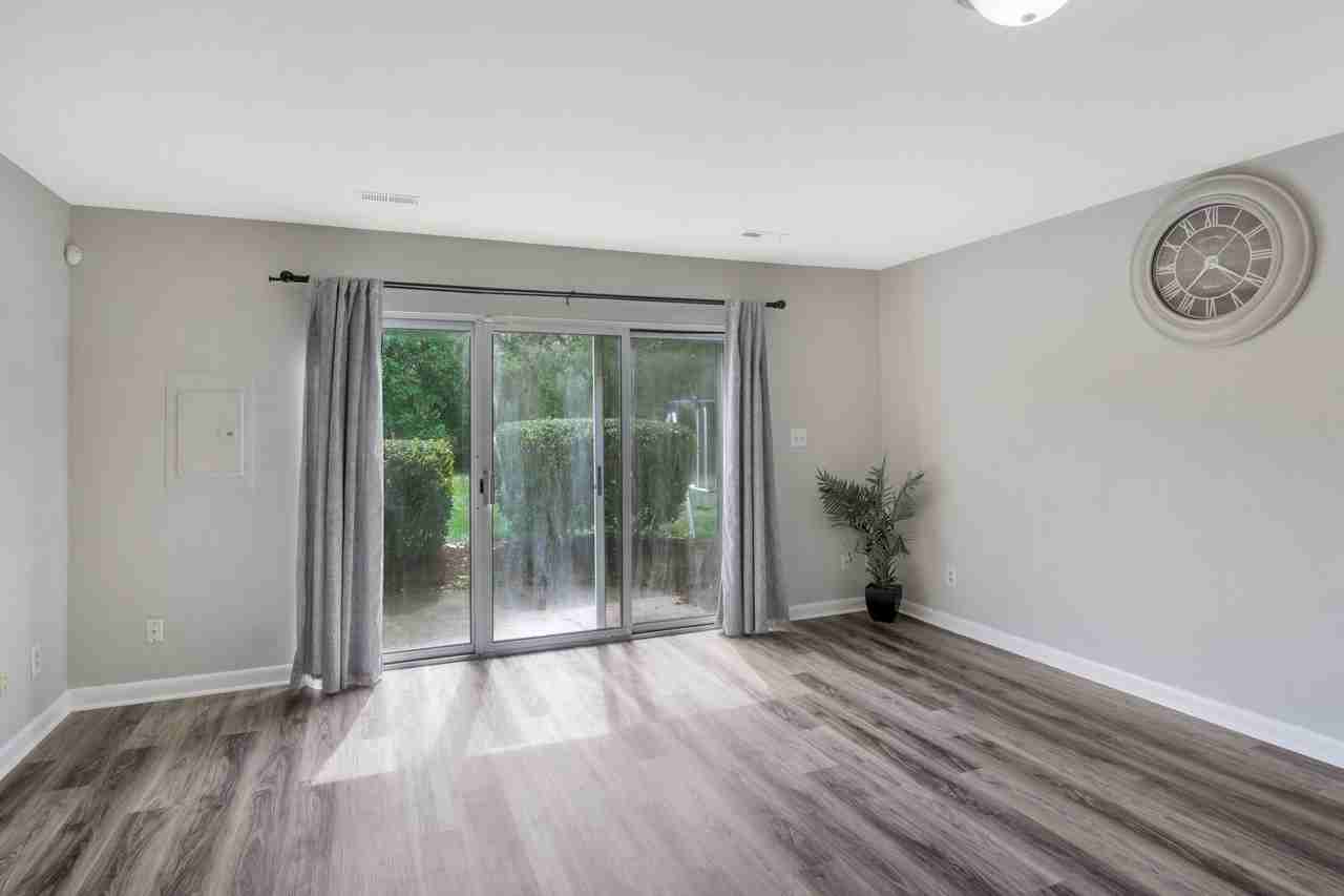 3859 Staffordshire Ln - Photo 5 of 26