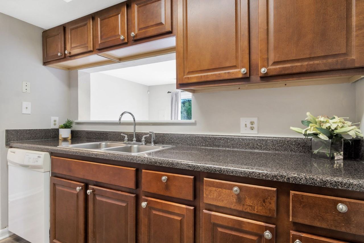 3859 Staffordshire Ln - Photo 7 of 26