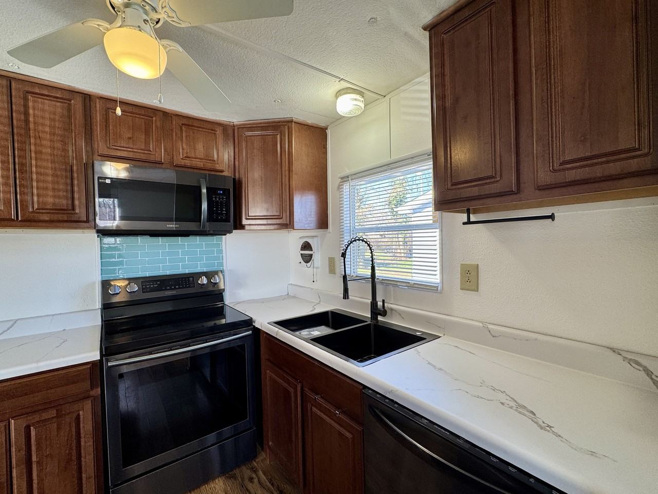 836 Commerce St #1 - Photo 6 of 20