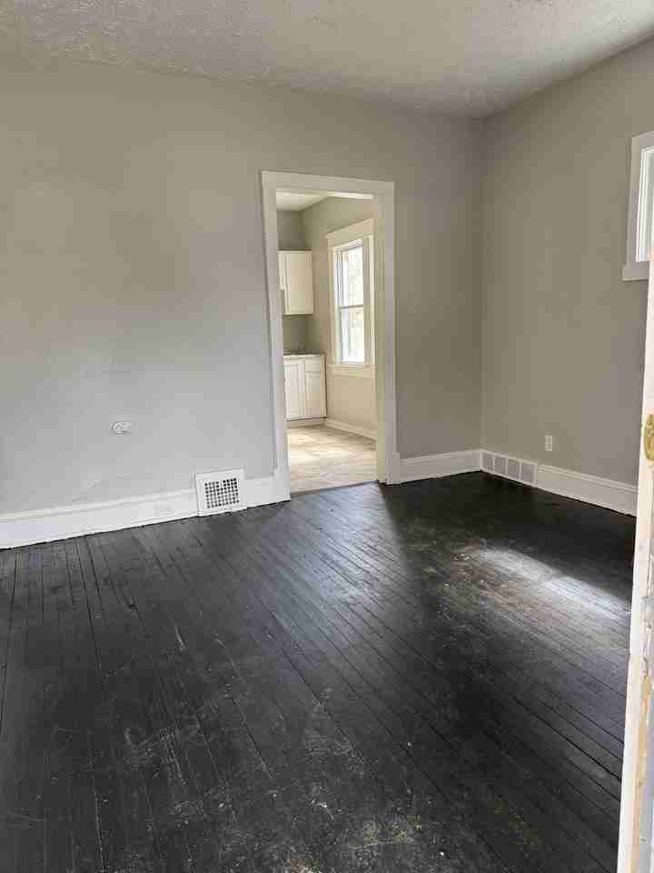 2927 E 126th St #1 - Photo 2 of 6