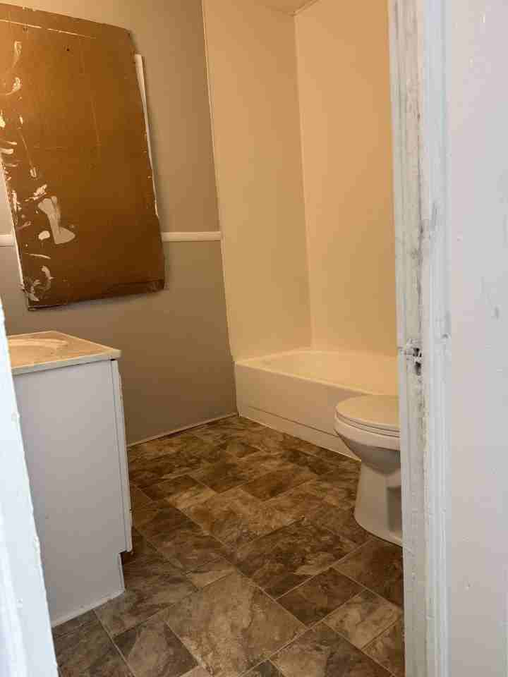 2927 E 126th St #1 - Photo 4 of 6