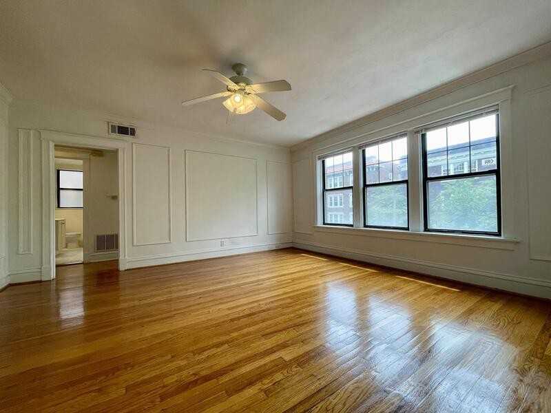 6323 S Rosebury Ave - Photo 2 of 40
