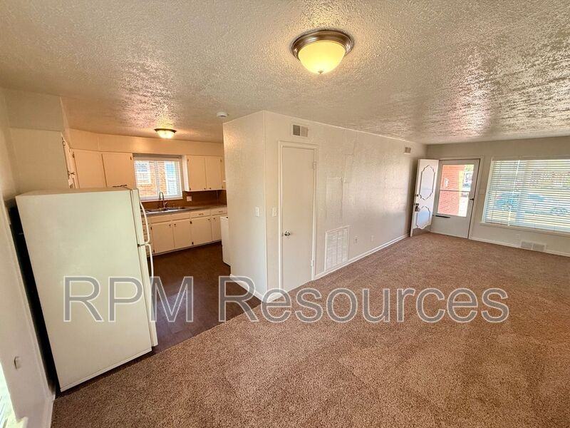 4416 Nw 44th St - Photo 6 of 18