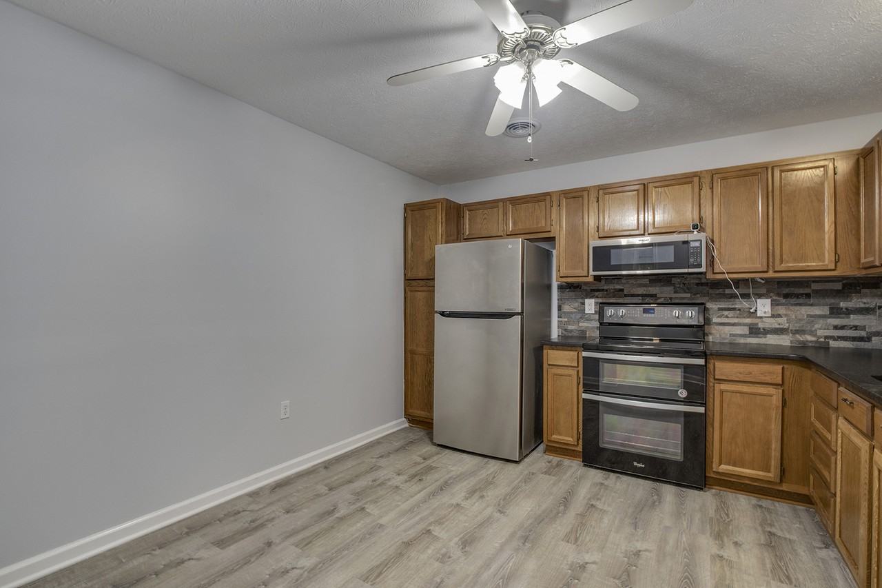 103 Pinewood Dr #1 - Photo 4 of 22