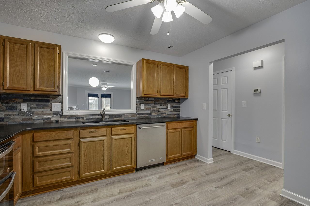 103 Pinewood Dr #1 - Photo 6 of 22