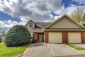 featured image of 101 Pinewood Dr #1