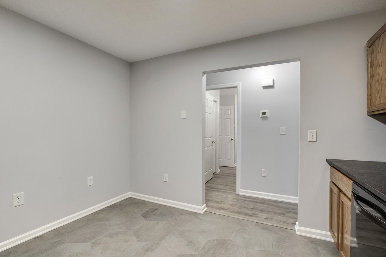 101 Pinewood Dr #1 - Photo 5 of 22