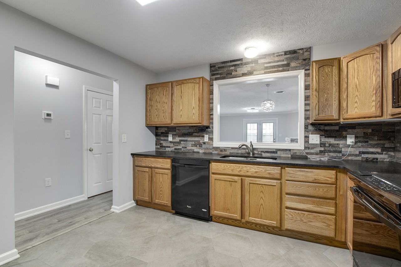 101 Pinewood Dr #1 - Photo 6 of 22