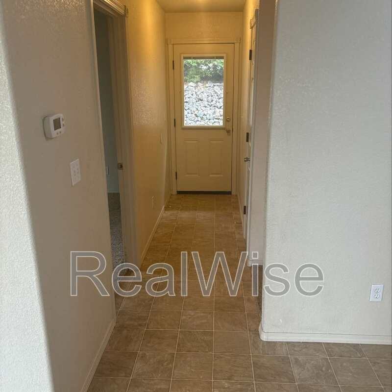 175 Barron Ct - Photo 4 of 16