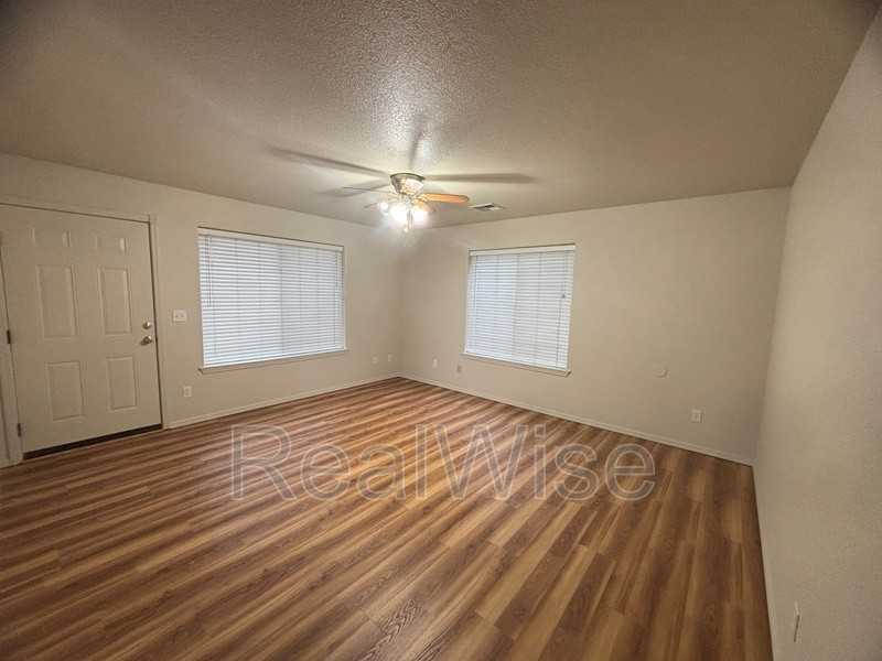 175 Barron Ct - Photo 5 of 16