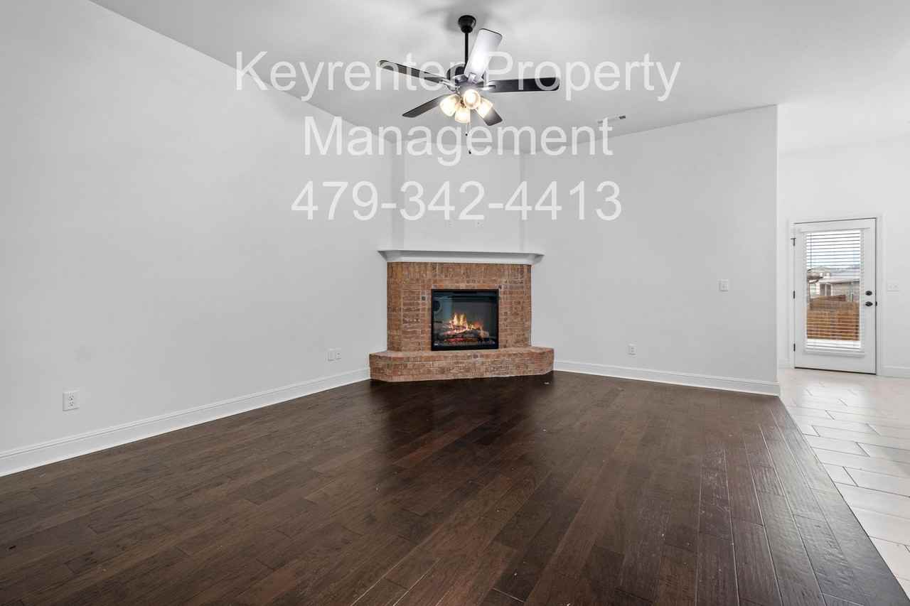 5907 Nw Hancock St - Photo 7 of 28