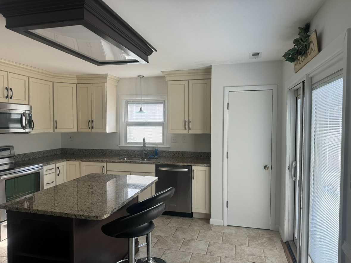 2205 Cutler Rdg #1 - Photo 6 of 18