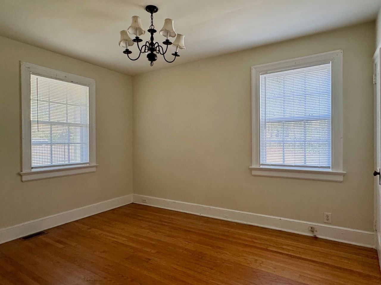 300 Horne St #4 - Photo 7 of 8