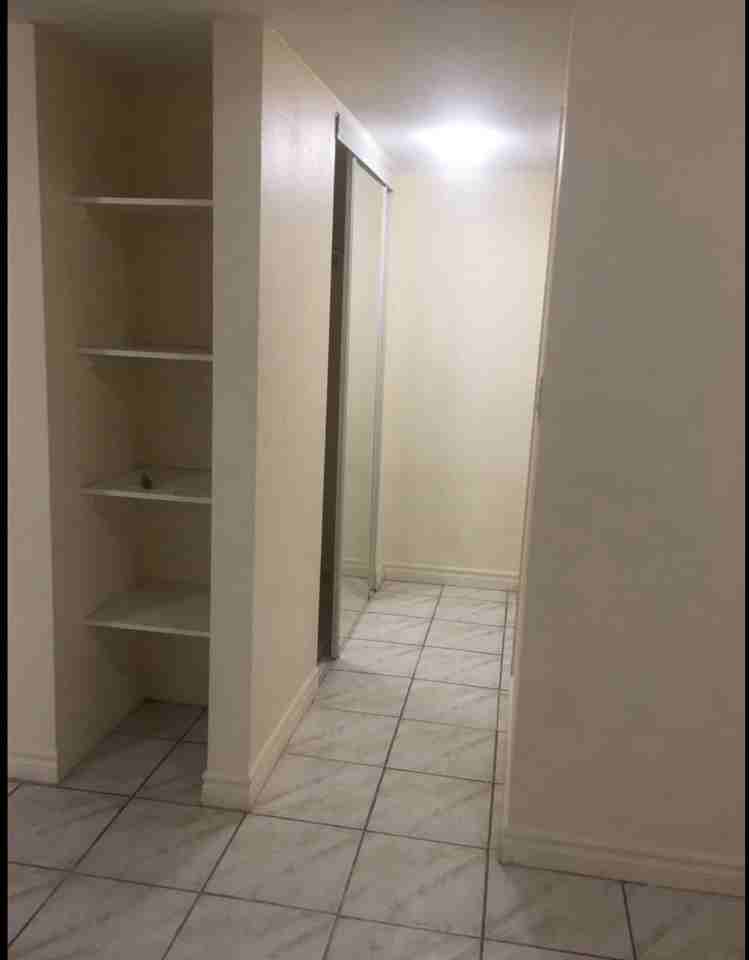 203 Deepsprings Cres - Photo 3 of 11