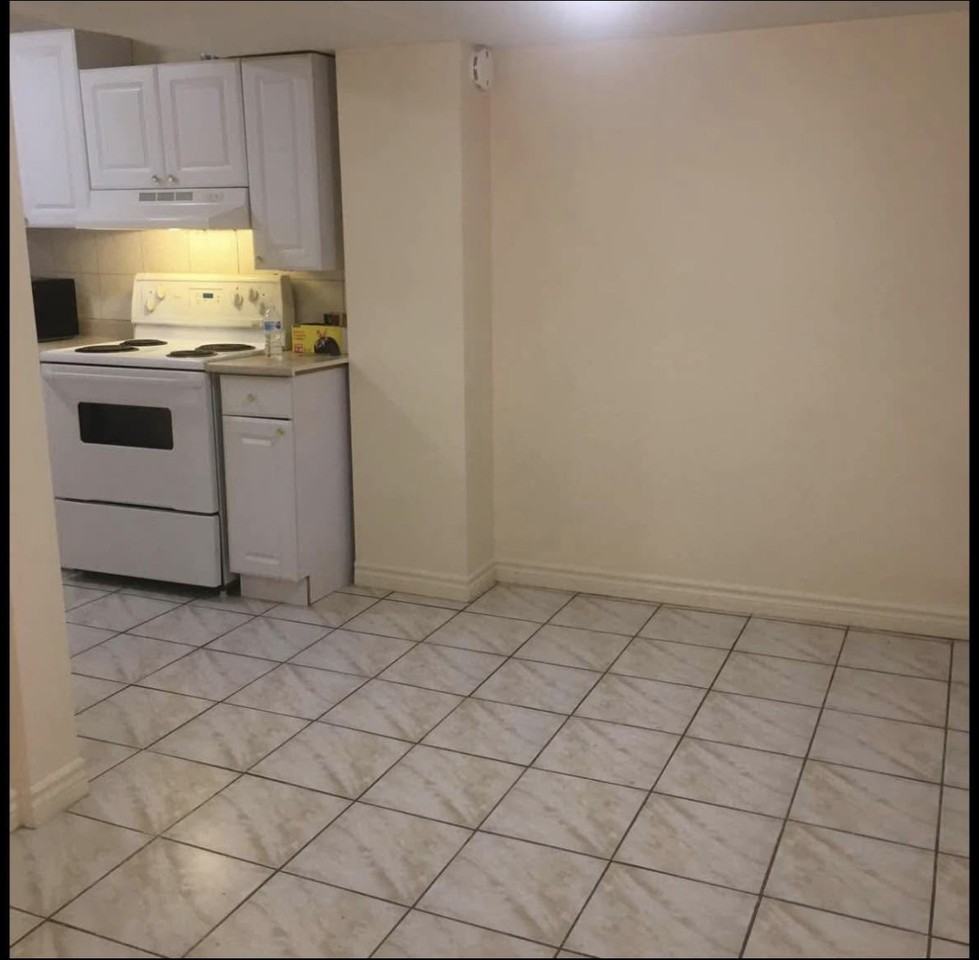 203 Deepsprings Cres - Photo 7 of 11