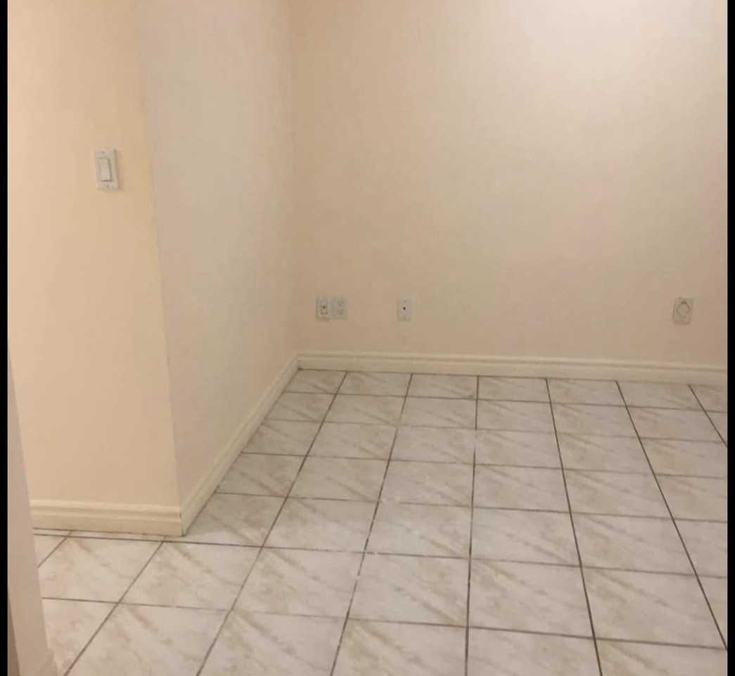 203 Deepsprings Cres - Photo 6 of 11