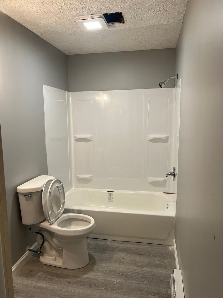 4644 Burkhardt Ave - Photo 7 of 11