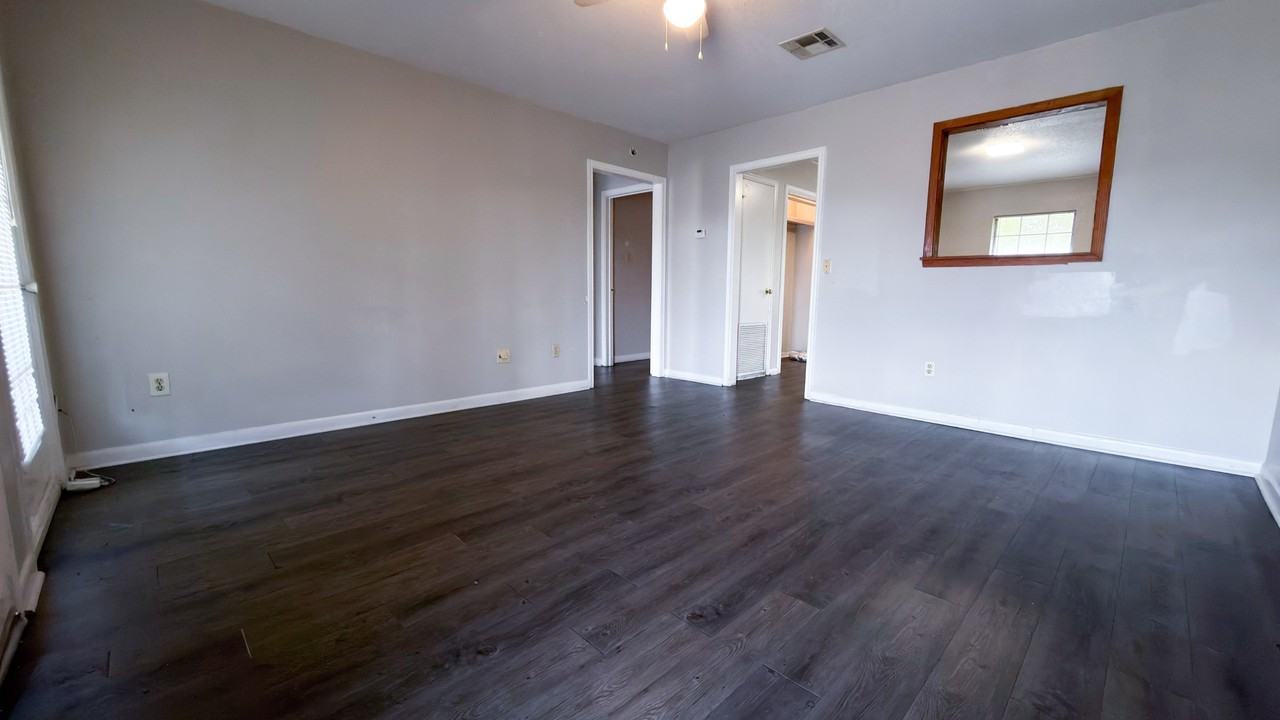 204 Cantal Dr #C - Photo 4 of 11