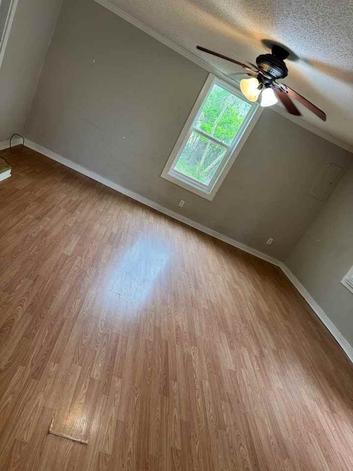 2516 Simpson St - Photo 3 of 5