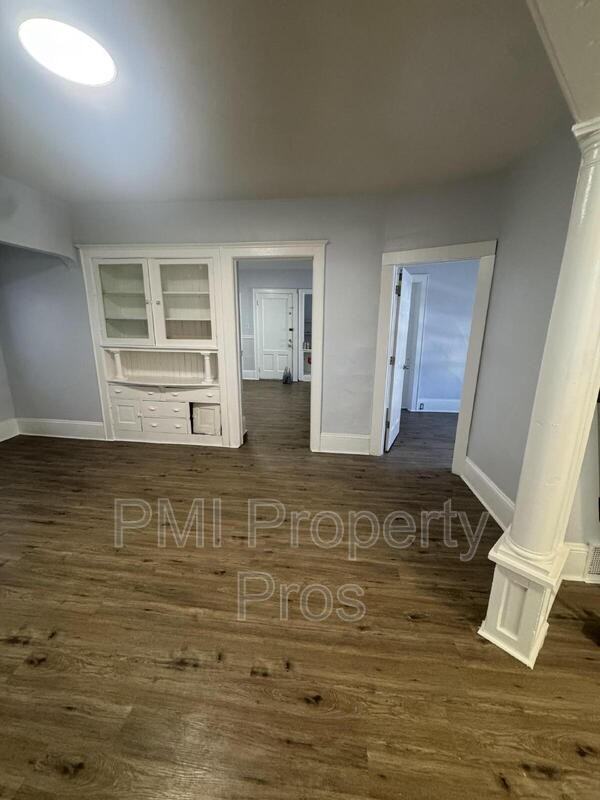 3373 N Richards St - Photo 3 of 9