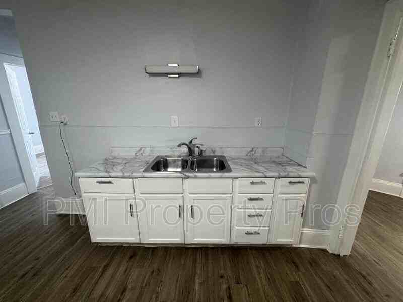 3373 N Richards St - Photo 7 of 9