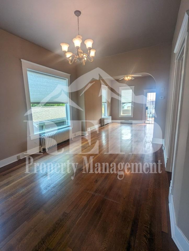 657 Highland Ave - Photo 3 of 23