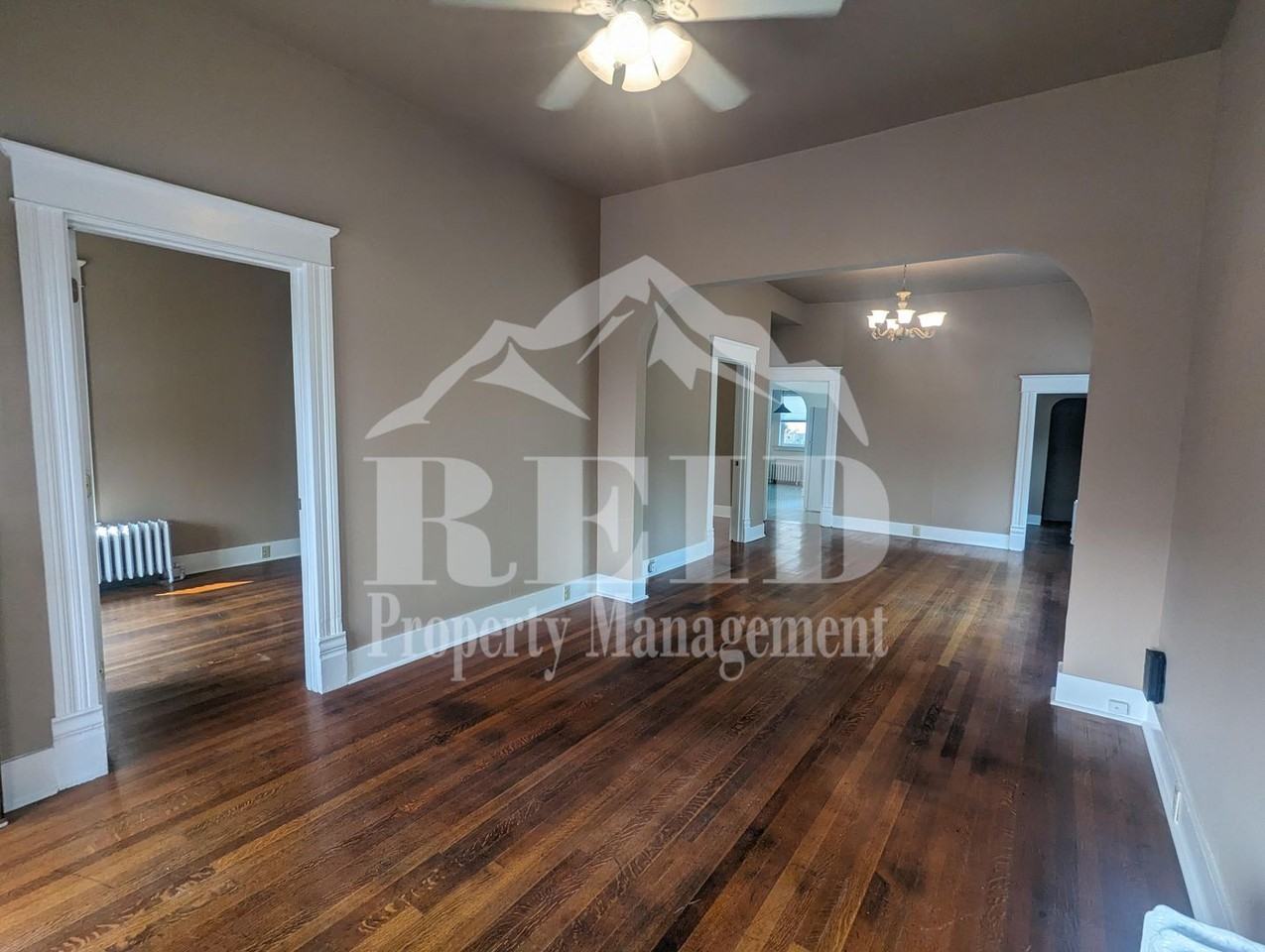 657 Highland Ave - Photo 4 of 23