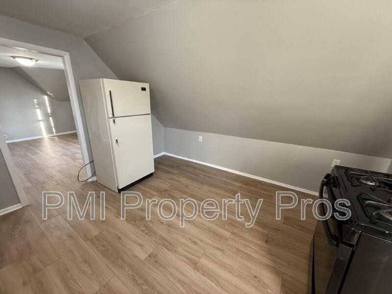 3806 W Rohr Ave - Photo 6 of 25