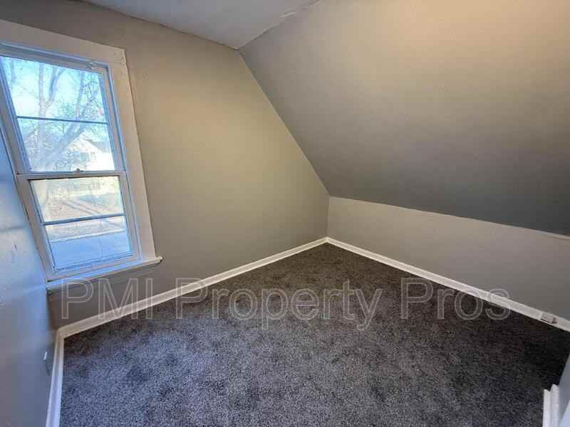 3806 W Rohr Ave - Photo 7 of 25